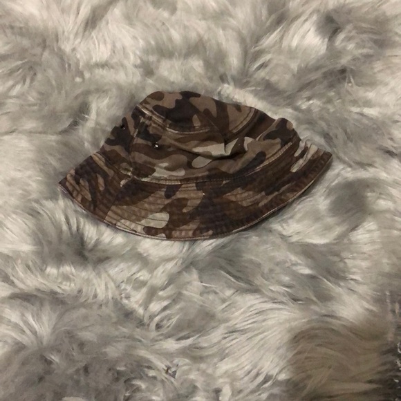 FREEAddOn Carter’s - hat - Picture 1 of 1